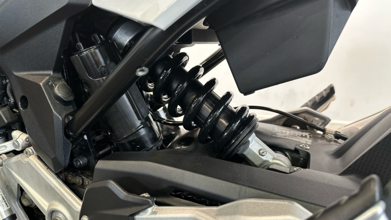 BMW F900 XR